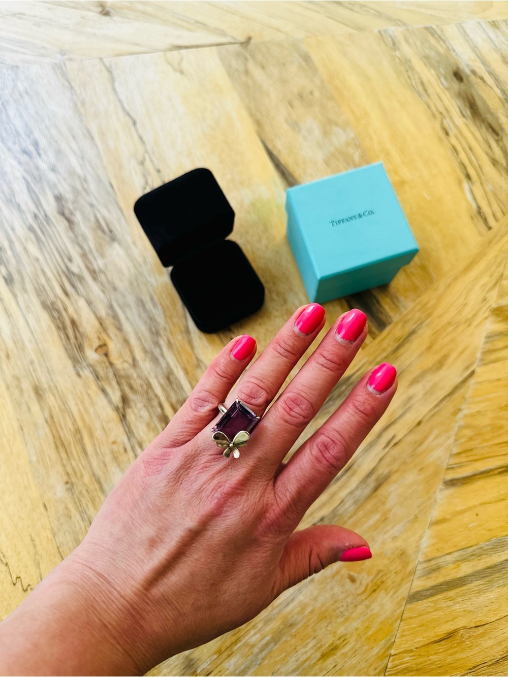 Tiffany & Co. Silver Ring with Blue-Purple Gem and Flower Accent - Picture 4 of 8